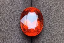 红宝石锰铝榴石图片(红宝石石榴石哪个值钱)